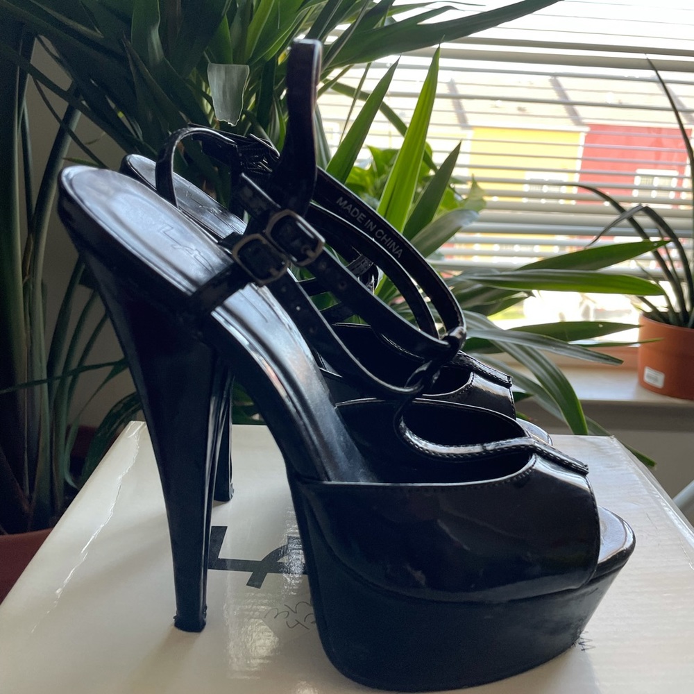 Forever21 black patent leather stilettos